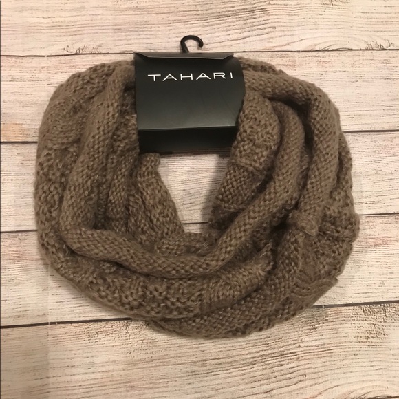NWT Tahari Cable Knit Infinity Scarf In Taupe - Picture 3 of 6